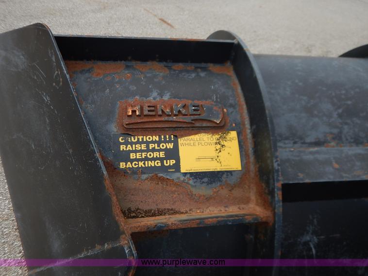 image for item J6396 2004 International 7400 dump truck