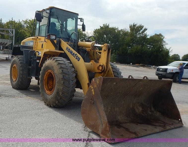 image for item J6397 2004 Komatsu WA250-5L wheel loader