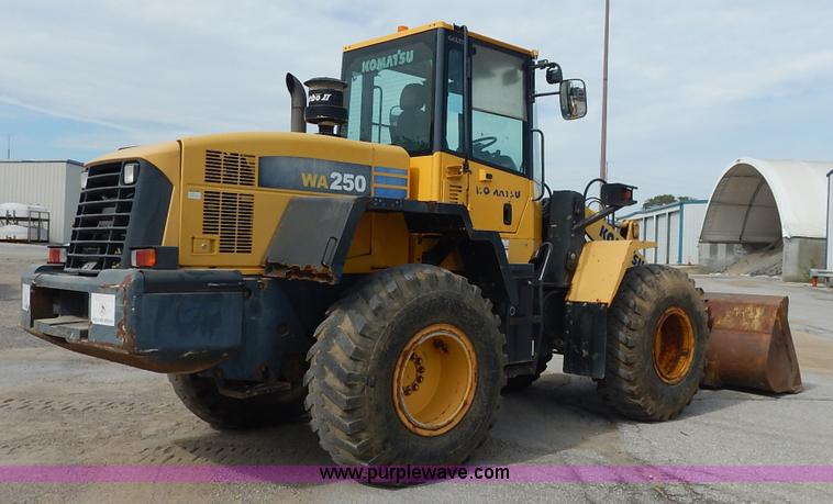 image for item J6397 2004 Komatsu WA250-5L wheel loader
