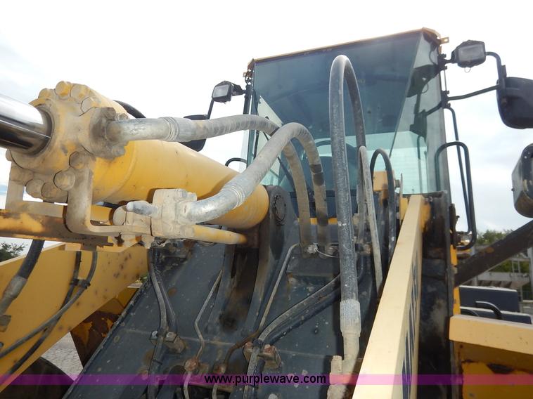 image for item J6397 2004 Komatsu WA250-5L wheel loader