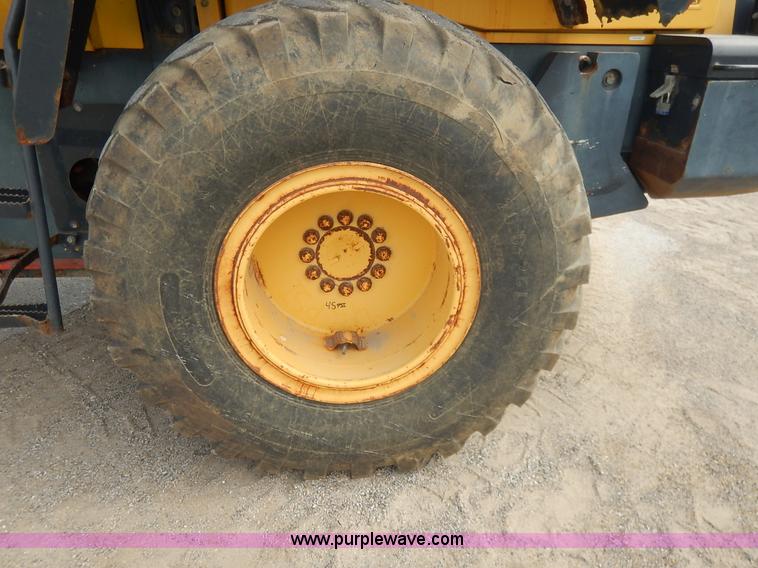 image for item J6397 2004 Komatsu WA250-5L wheel loader