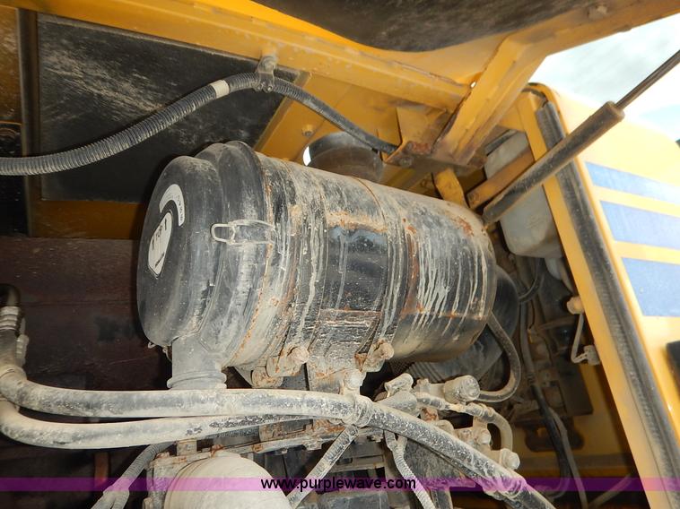 image for item J6397 2004 Komatsu WA250-5L wheel loader