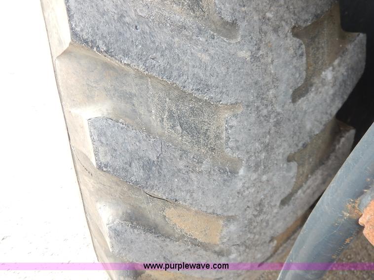image for item J6397 2004 Komatsu WA250-5L wheel loader