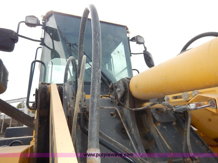 image for item J6397 2004 Komatsu WA250-5L wheel loader