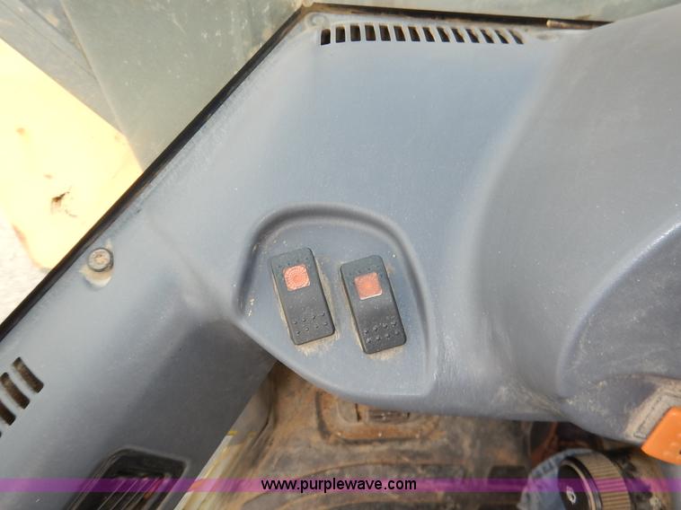 image for item J6397 2004 Komatsu WA250-5L wheel loader