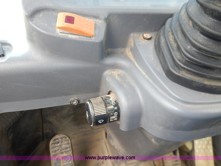 image for item J6397 2004 Komatsu WA250-5L wheel loader