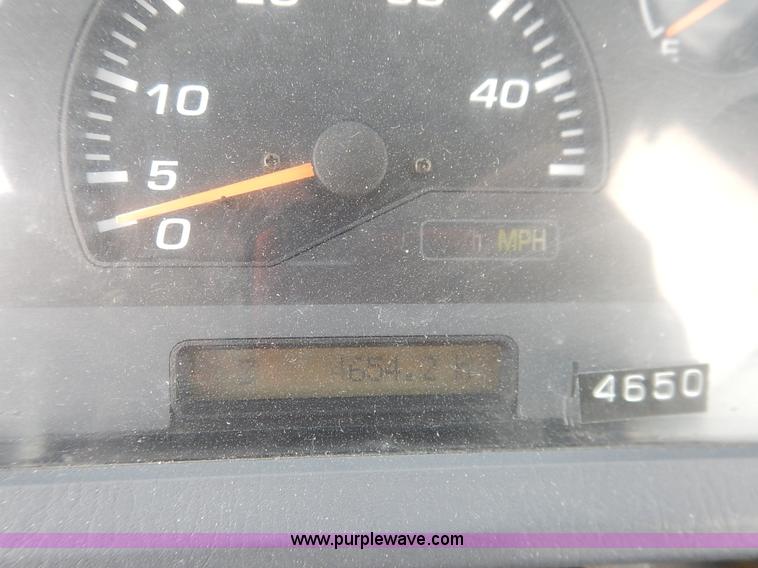 image for item J6397 2004 Komatsu WA250-5L wheel loader