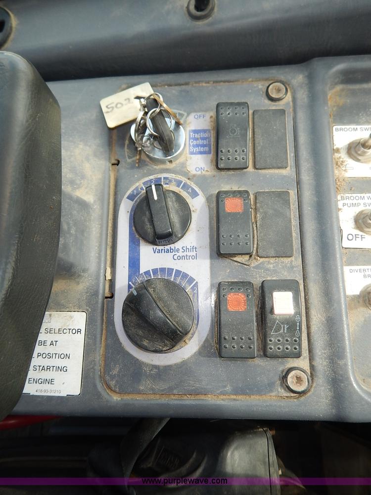 image for item J6397 2004 Komatsu WA250-5L wheel loader