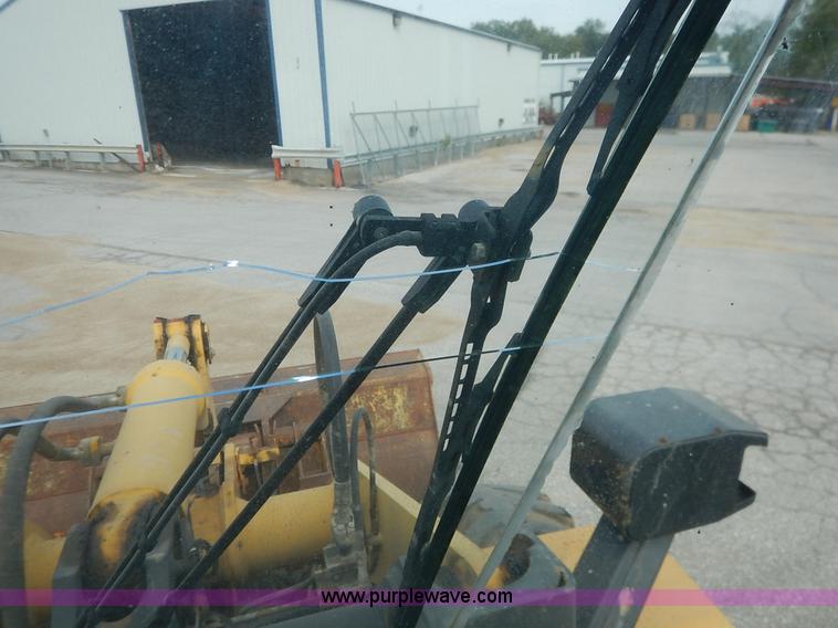 image for item J6397 2004 Komatsu WA250-5L wheel loader