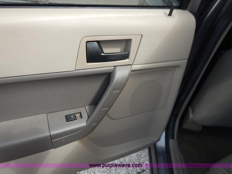 image for item J6399 2009 Ford Focus SE