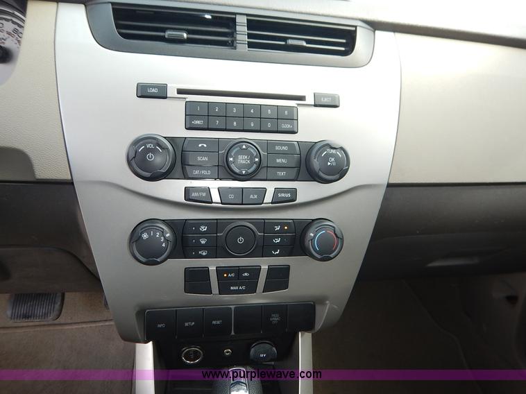 image for item J6399 2009 Ford Focus SE