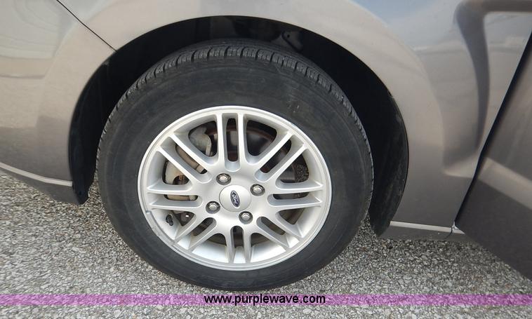 image for item J6399 2009 Ford Focus SE
