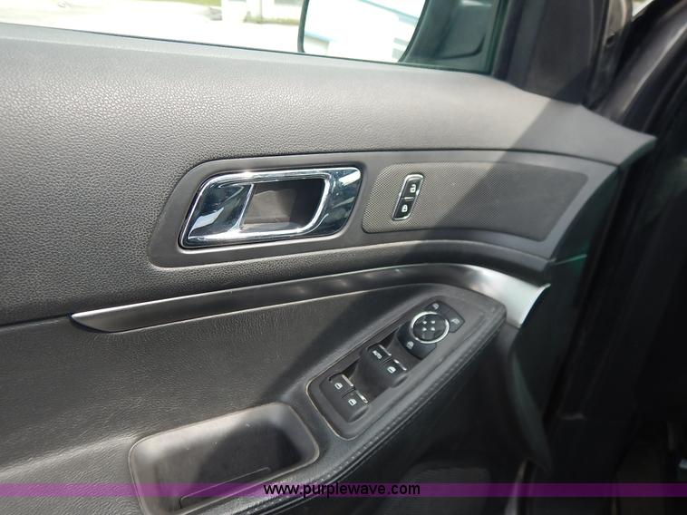 image for item J6401 2013 Ford Explorer Police SUV