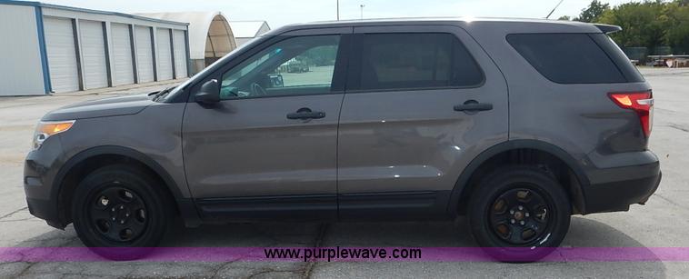 image for item J6403 2013 Ford Explorer Police SUV