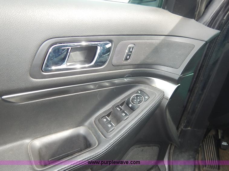 image for item J6403 2013 Ford Explorer Police SUV