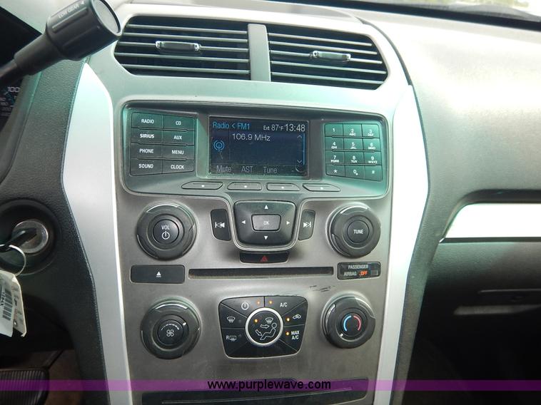 image for item J6403 2013 Ford Explorer Police SUV