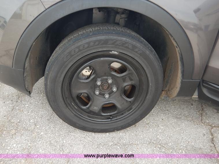 image for item J6403 2013 Ford Explorer Police SUV