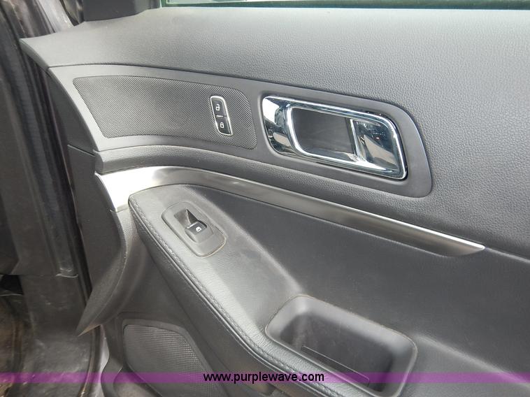 image for item J6403 2013 Ford Explorer Police SUV