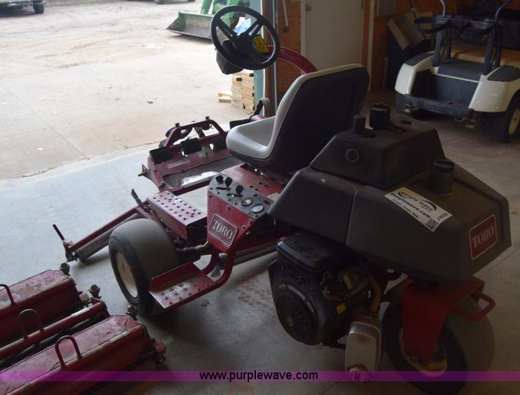 image for item J8038 Toro Greensmaster 3100 Triplex lawn mower