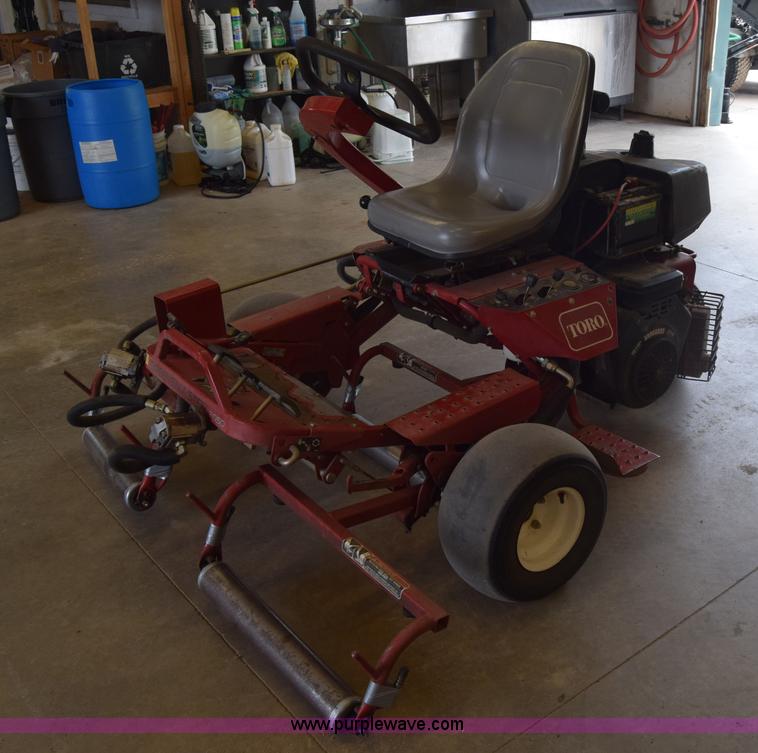 image for item J8039 Toro Greensmaster 3050 Triplex lawn mower