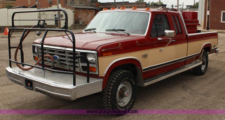 image for item K1194 1986 Ford F250 XLT SuperCab fire truck