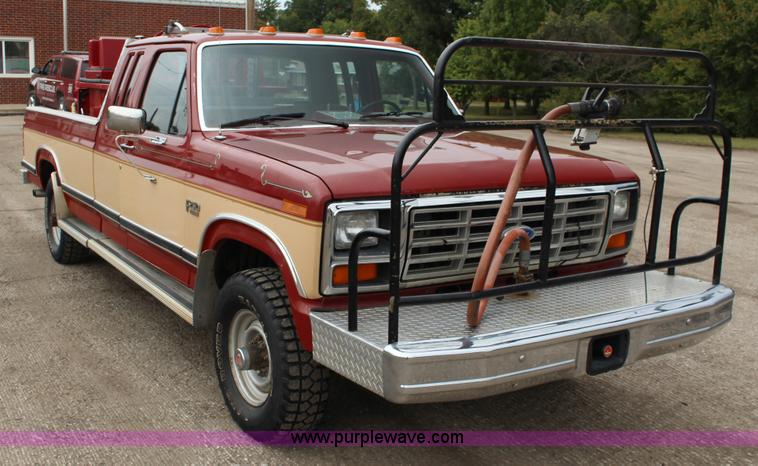 image for item K1194 1986 Ford F250 XLT SuperCab fire truck