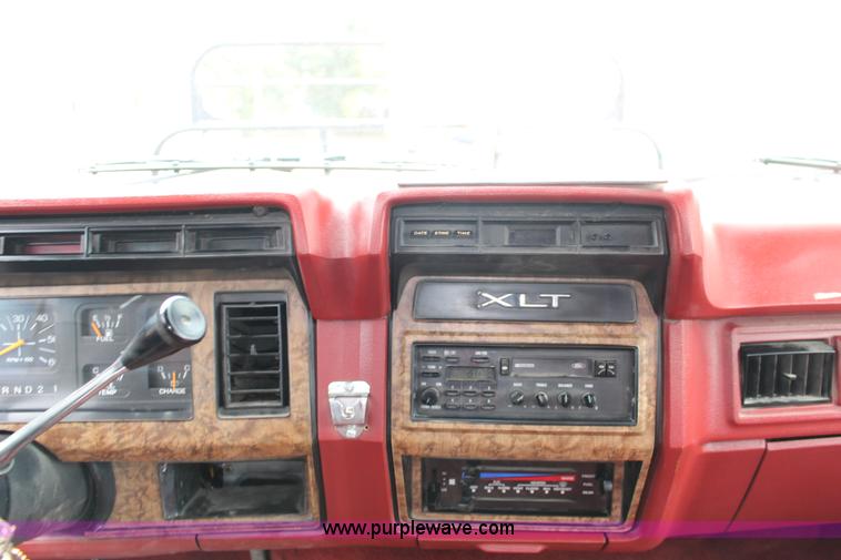 image for item K1194 1986 Ford F250 XLT SuperCab fire truck