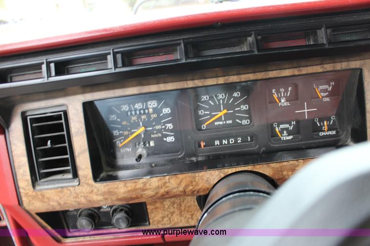 image for item K1194 1986 Ford F250 XLT SuperCab fire truck