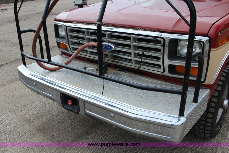 image for item K1194 1986 Ford F250 XLT SuperCab fire truck