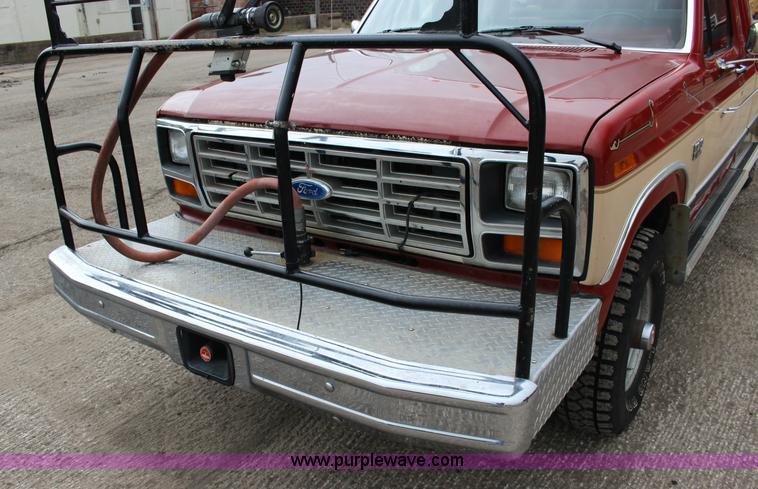 image for item K1194 1986 Ford F250 XLT SuperCab fire truck