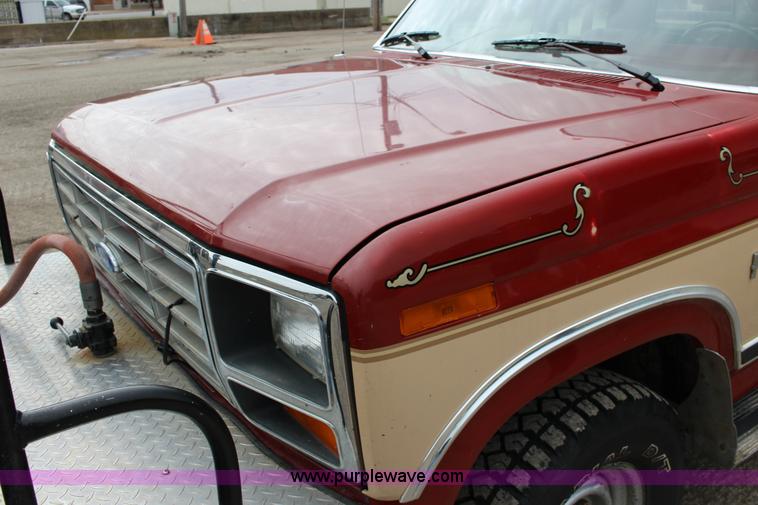 image for item K1194 1986 Ford F250 XLT SuperCab fire truck