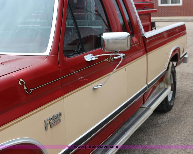 image for item K1194 1986 Ford F250 XLT SuperCab fire truck