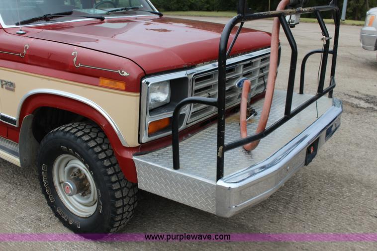 image for item K1194 1986 Ford F250 XLT SuperCab fire truck
