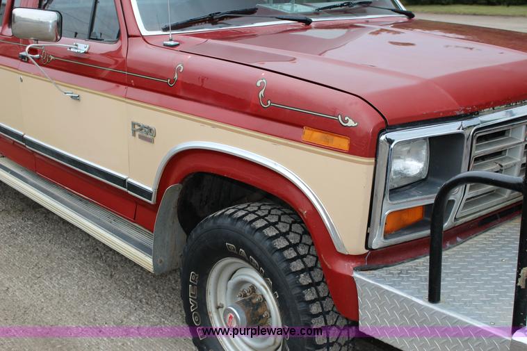 image for item K1194 1986 Ford F250 XLT SuperCab fire truck