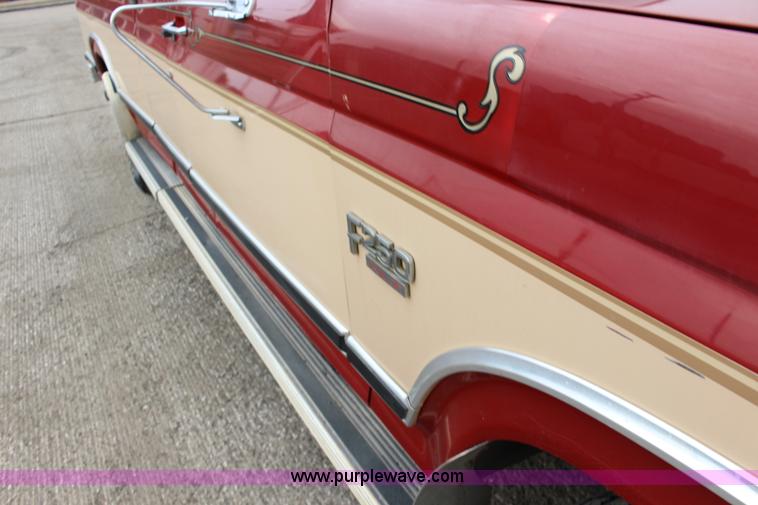 image for item K1194 1986 Ford F250 XLT SuperCab fire truck