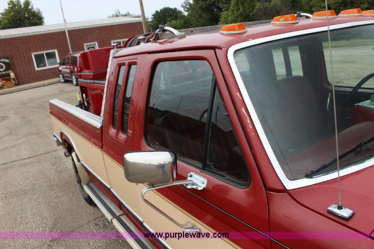 image for item K1194 1986 Ford F250 XLT SuperCab fire truck