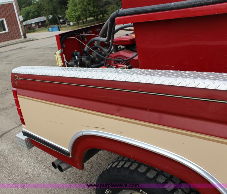 image for item K1194 1986 Ford F250 XLT SuperCab fire truck