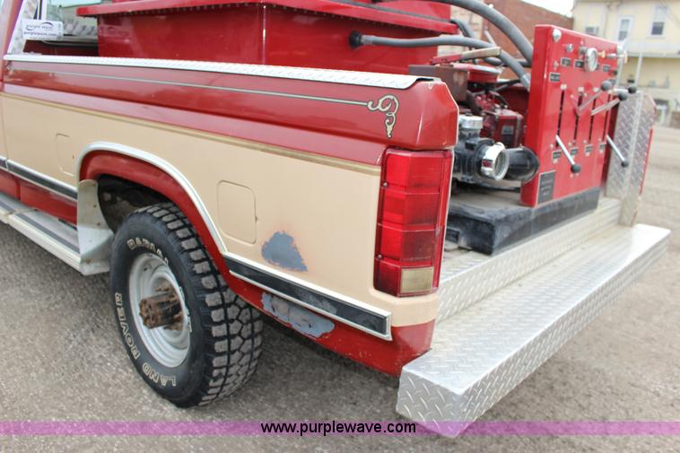 image for item K1194 1986 Ford F250 XLT SuperCab fire truck