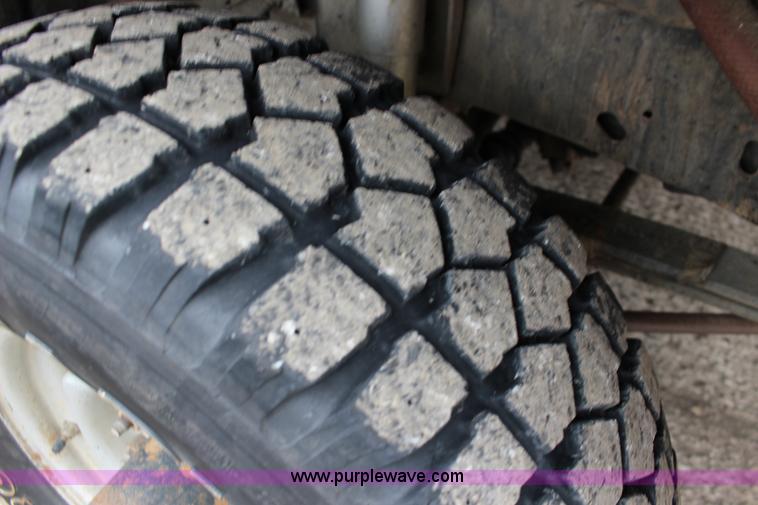 image for item K1194 1986 Ford F250 XLT SuperCab fire truck