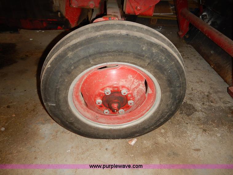 image for item K1684 Massey-Ferguson 65 tractor