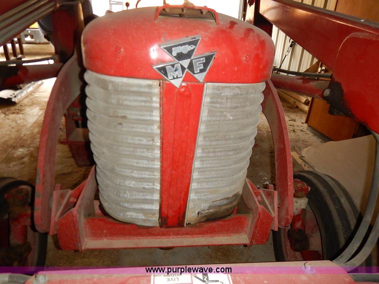 image for item K1684 Massey-Ferguson 65 tractor