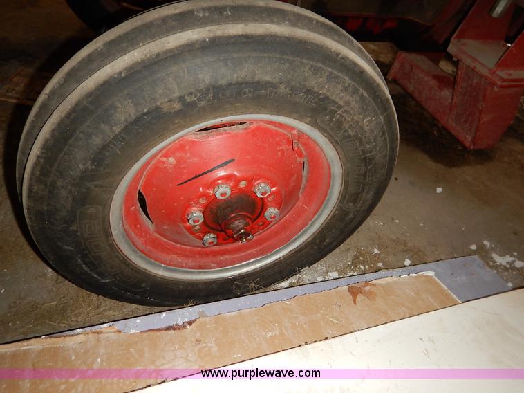 image for item K1684 Massey-Ferguson 65 tractor