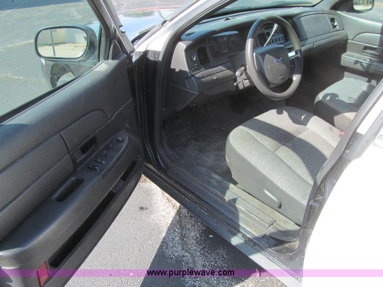 image for item K6371 2009 Ford Crown Victoria Police Interceptor
