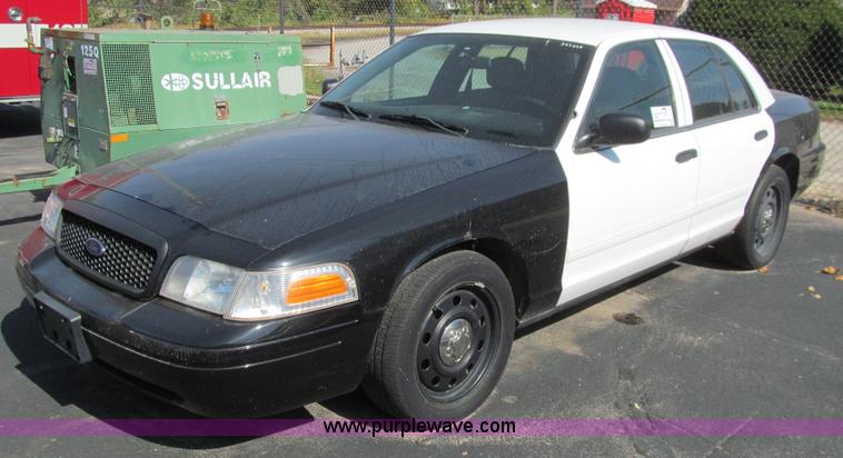 image for item K6372 2009 Ford Crown Victoria Police Interceptor