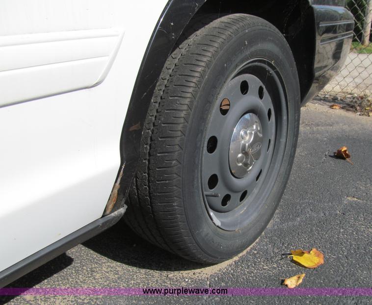 image for item K6372 2009 Ford Crown Victoria Police Interceptor