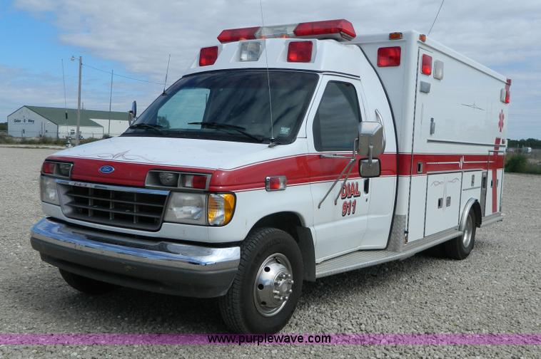 image for item K8186 1993 Ford Econoline E350 ambulance