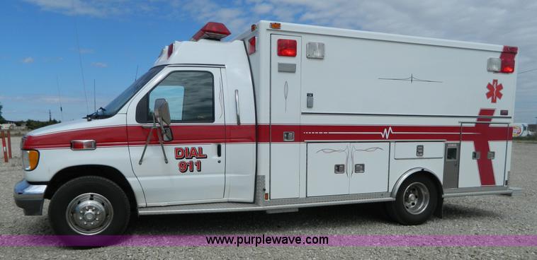 image for item K8186 1993 Ford Econoline E350 ambulance