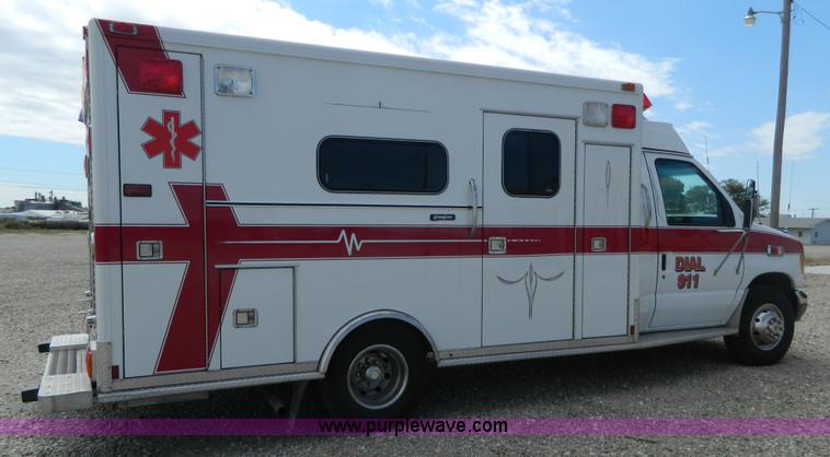 image for item K8186 1993 Ford Econoline E350 ambulance