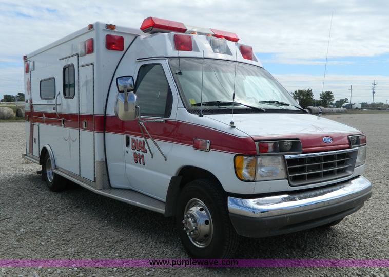image for item K8186 1993 Ford Econoline E350 ambulance