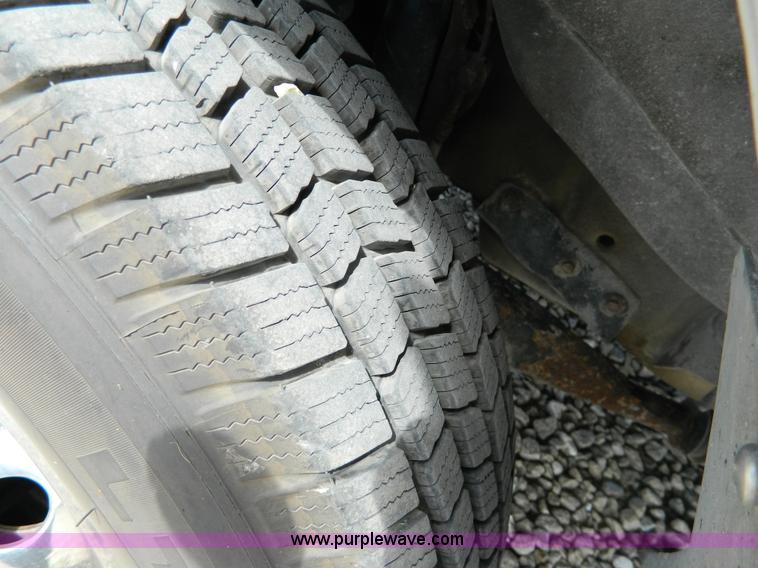 image for item K8186 1993 Ford Econoline E350 ambulance